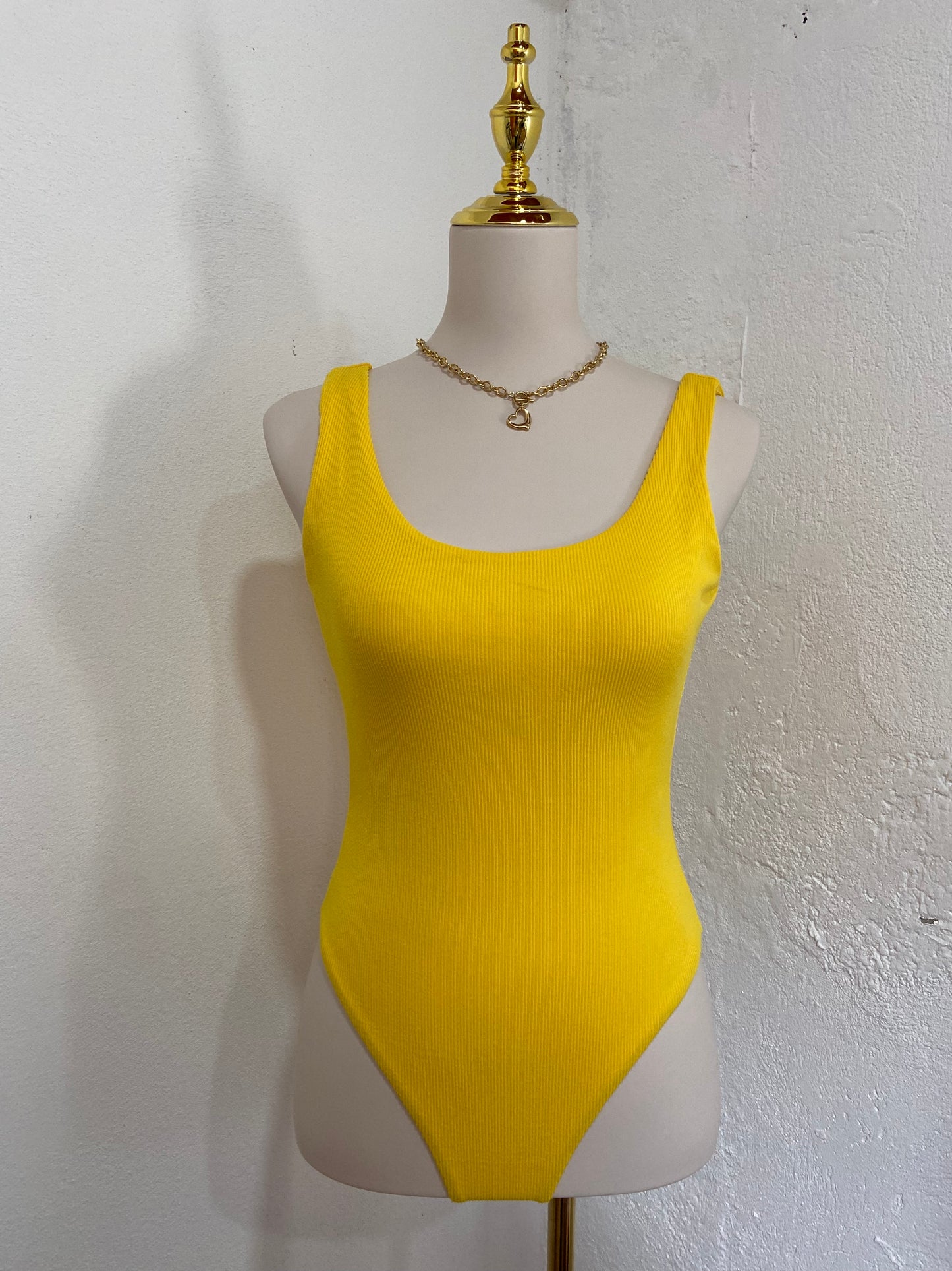 Body Amarillo